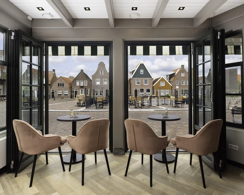Otten Gastro Glasfassaden Solarlux Glas-Faltwand Woodline